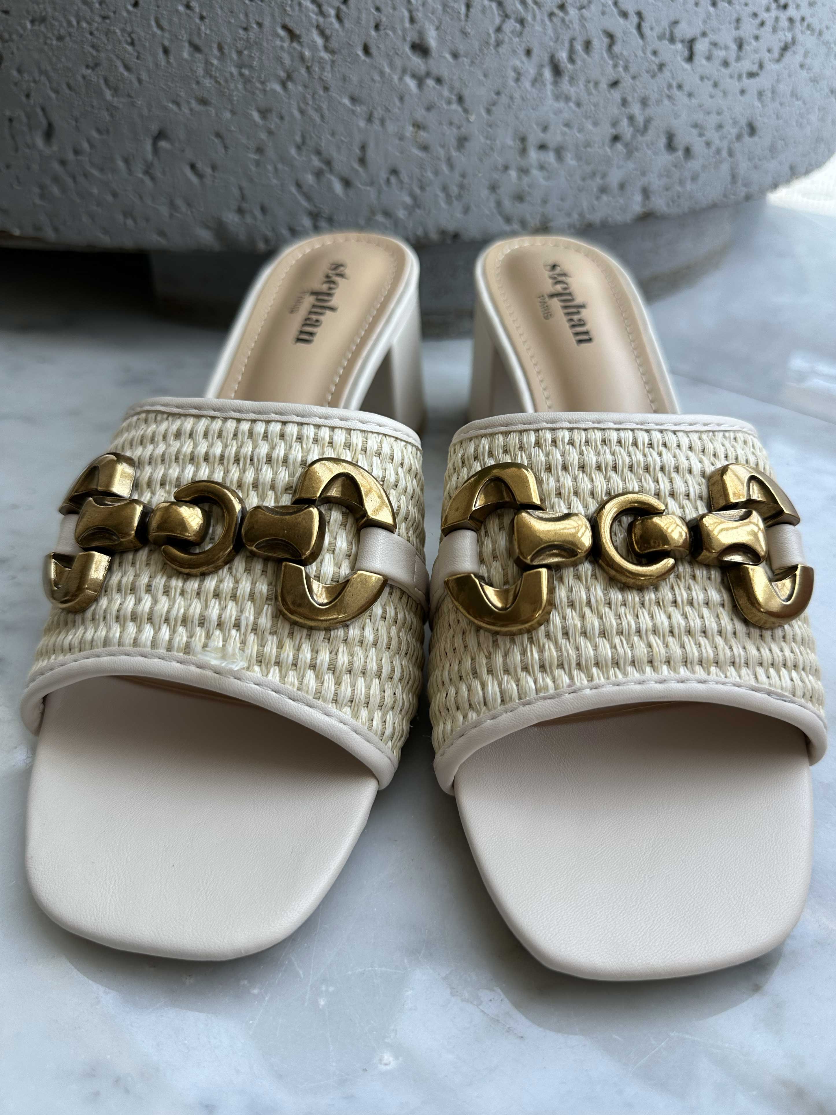 Lida - Söta sandaler med spänne och liten klack